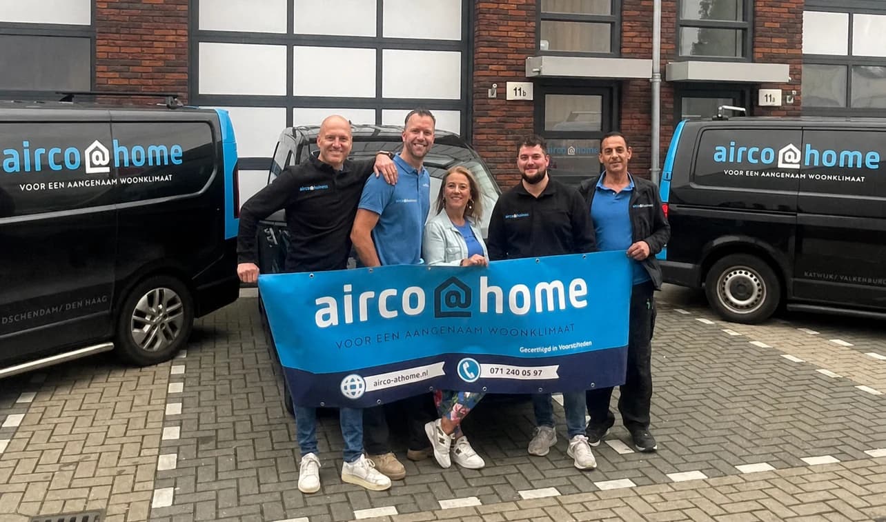 The full team of engineers and advisors
